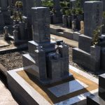 和歌山の共同墓地に大島石で神戸型７寸の和型墓石を建てさせていただきました。