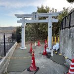 神戸市垂水区の下畑海神社にて、茨城県産真壁石で鳥居の建替え工事を行いました。