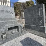 神戸市東灘区の郡家墓地に、彫刻を施した黒龍石のオリジナルデザイン墓石が完成しました。